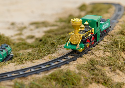 zielony model lokomotywy